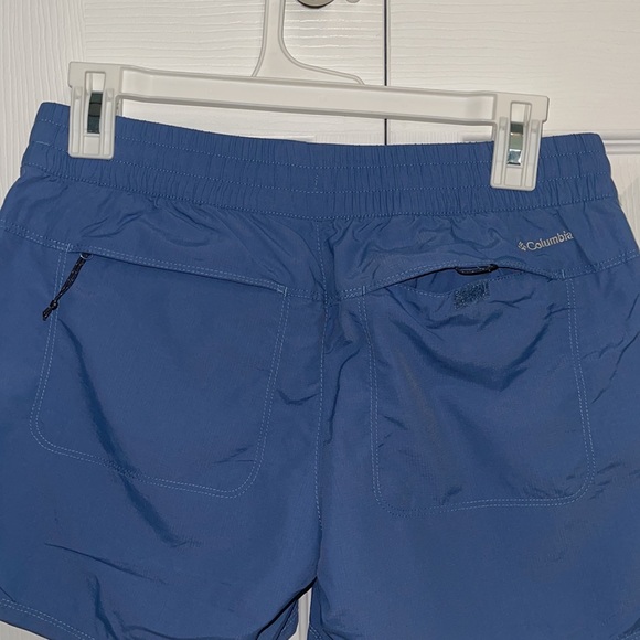 EUC Columbia Shorts with lots of Pockets - Picture 5 of 5
